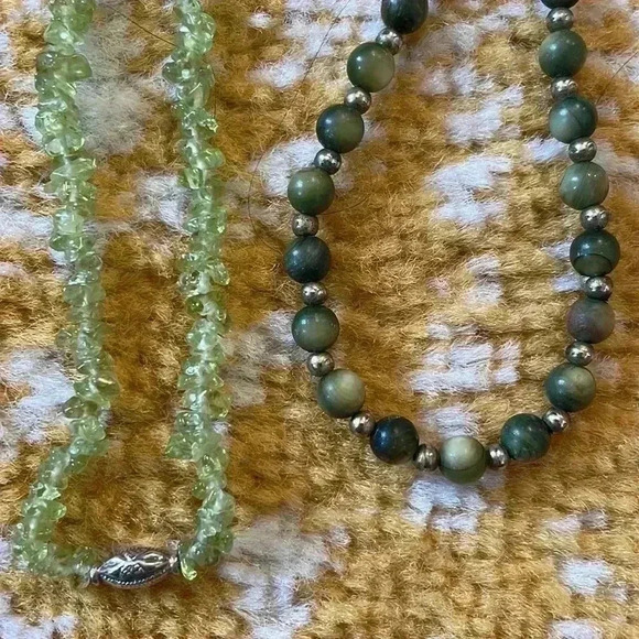 Bundle two semi precious stone green necklaces NWOT - Picture 2 of 5